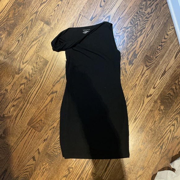 The group babaton gabbard dress for aritizia .   Size small - Picture 4 of 8